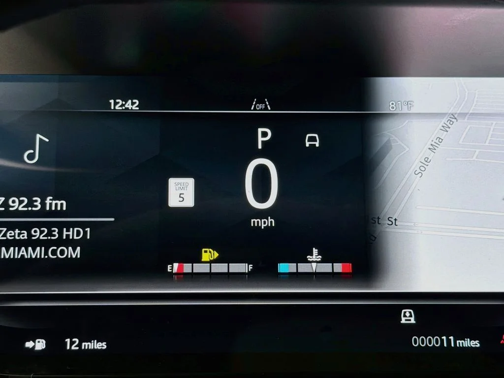 New 2026 Santorini Black Land Rover SE image 12