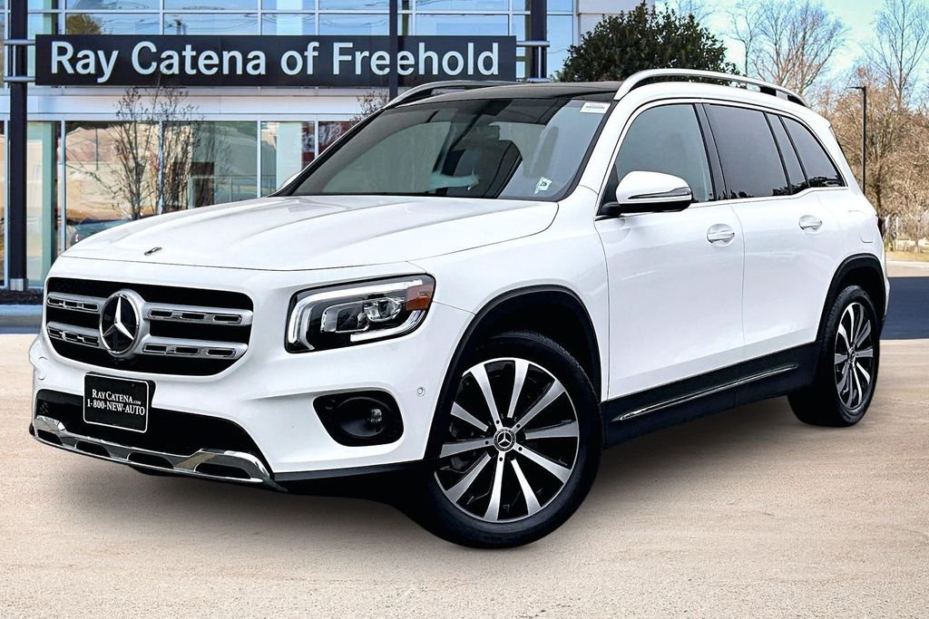 Certified Used 2023 White Mercedes-Benz GLB 250 image 1