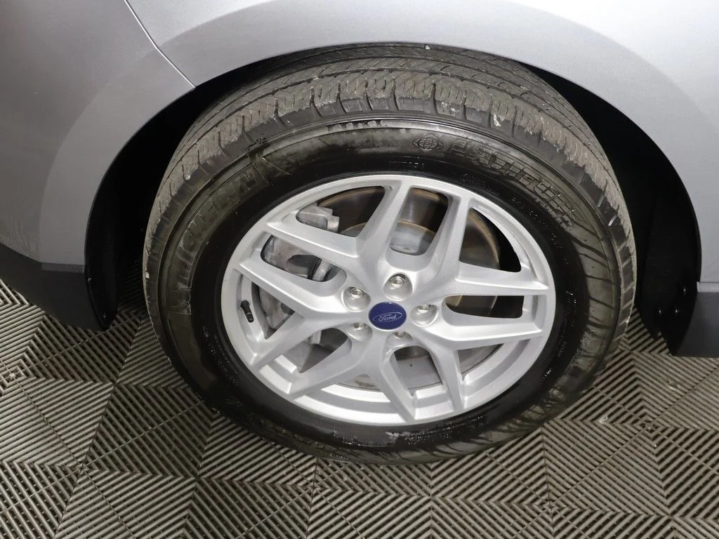 Used 2022 Silver Ford SE image 15
