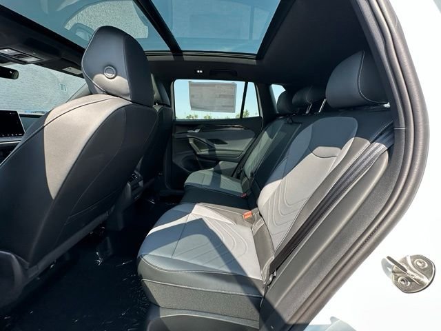 New 2026 Opal White Pearl Volkswagen 2.0T SE R-Line Black image 28