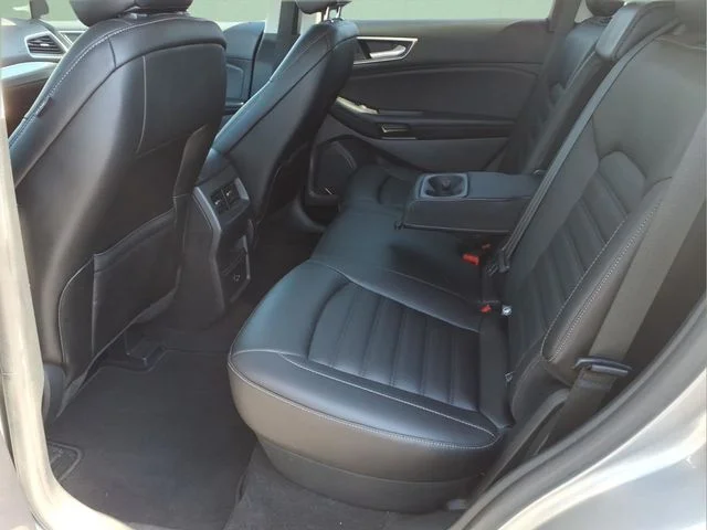 Used 2022 Silver Ford SEL image 17