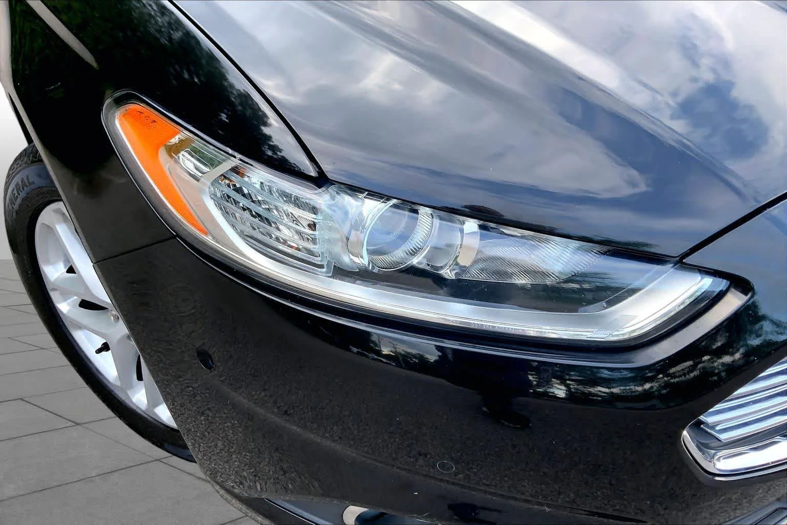 Used 2014 Tuxedo Black Metallic Ford SE image 25