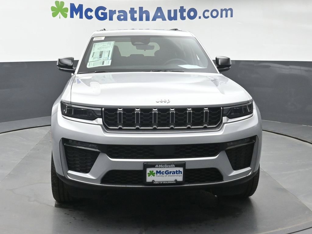 New 2026 Silver Zynith Exterior Paint Jeep Limited image 5