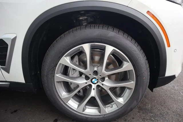 2026 BMW X5 50e - Photo 9