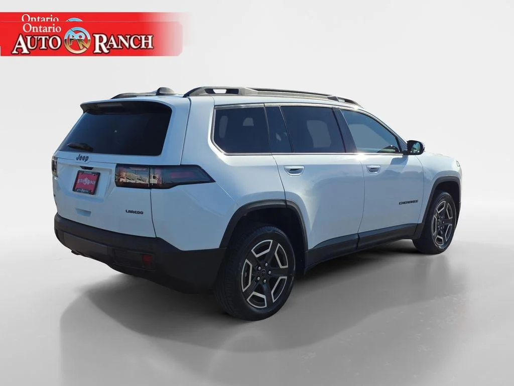 New 2026 Bright White Clearcoat Jeep Laredo image 5