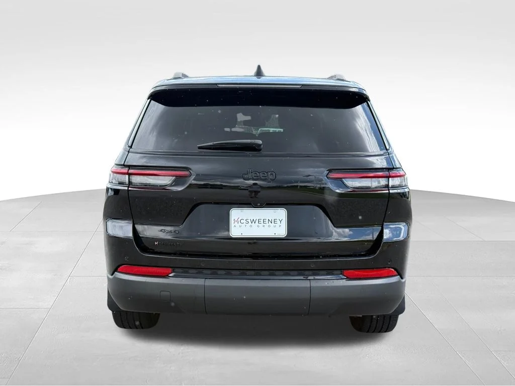 Used 2023 Black Jeep Altitude image 28