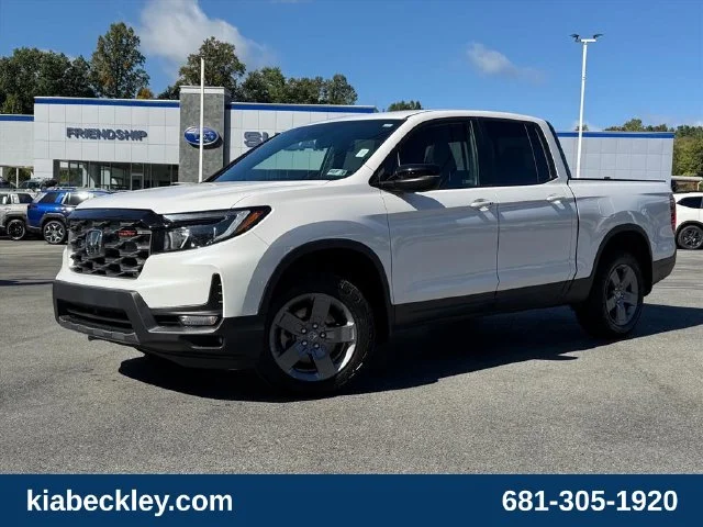 Used 2025 White Honda TrailSport image 2