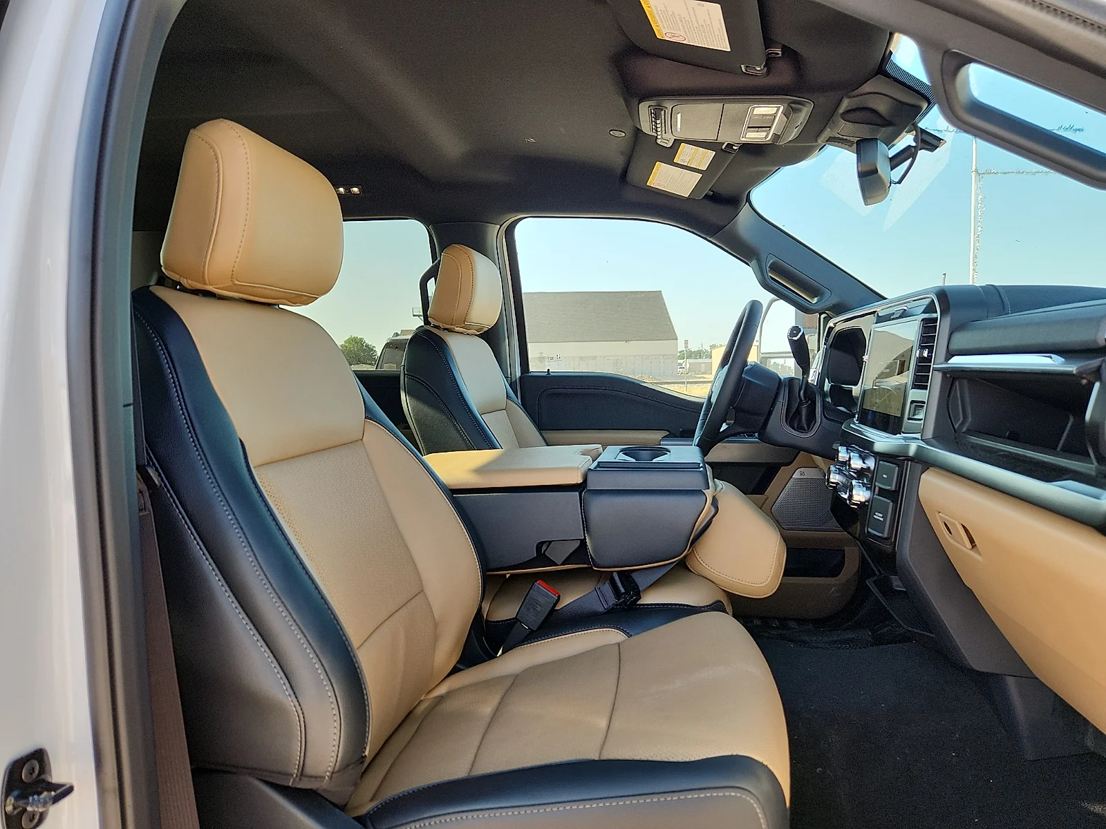New 2026 Oxford White Ford Lariat image 20