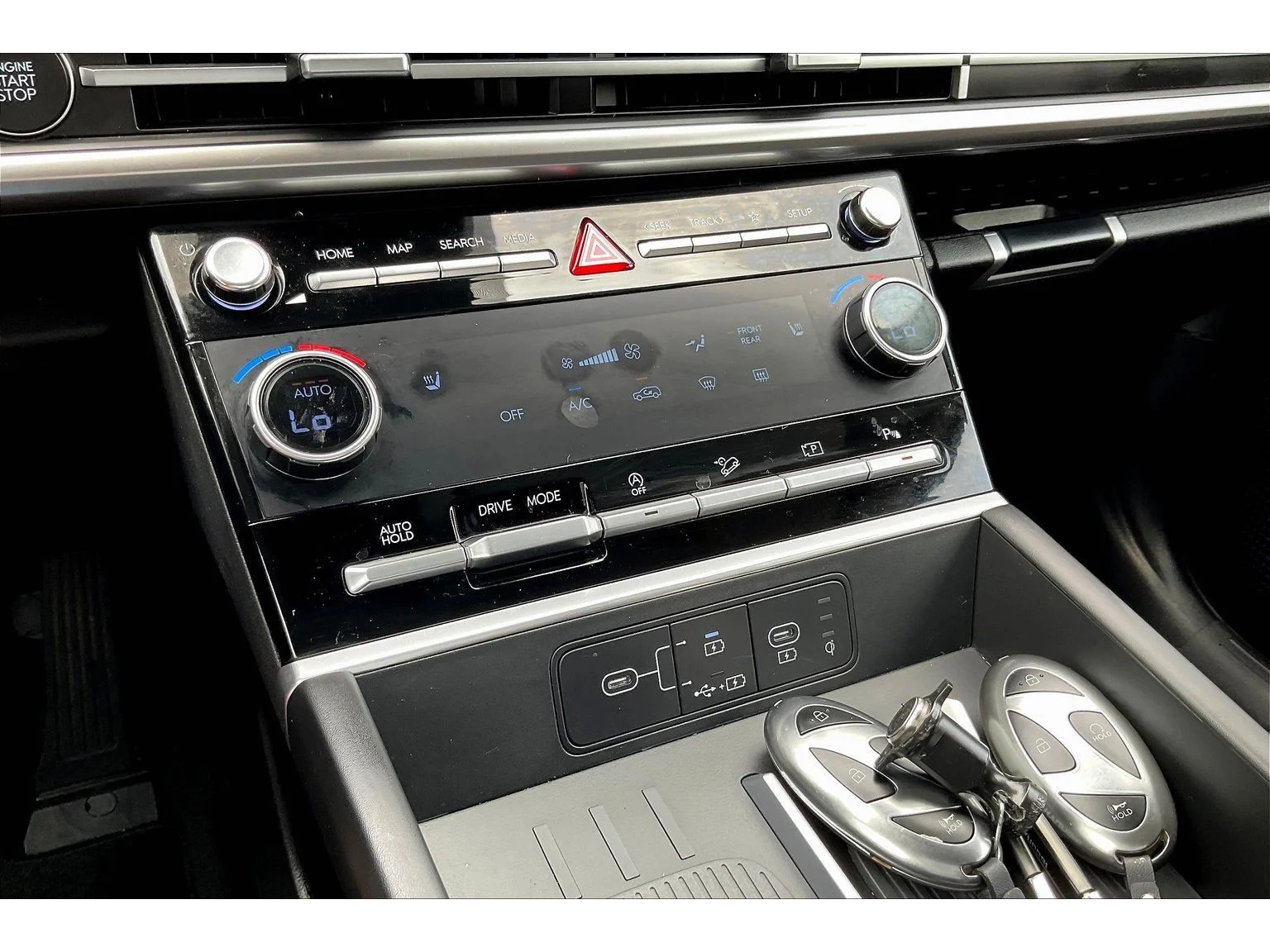 Used 2025 Gray Hyundai SEL image 23
