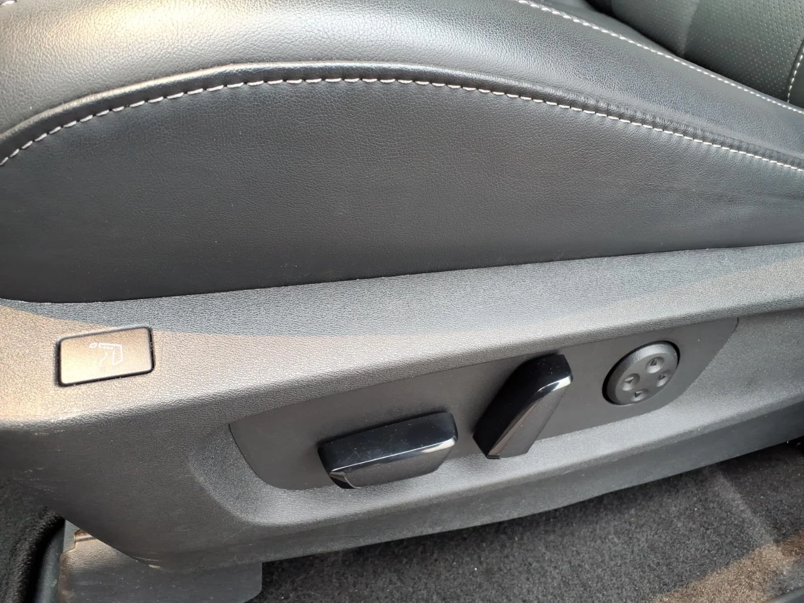 Certified Used 2025 Silver INFINITI Sensory image 22