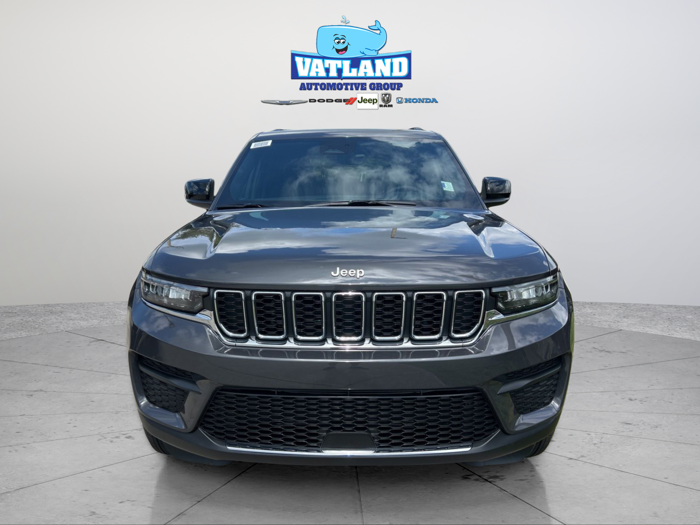 New 2026 Baltic Gray Metallic Clear-Coat Exterior Paint Jeep Laredo image 20