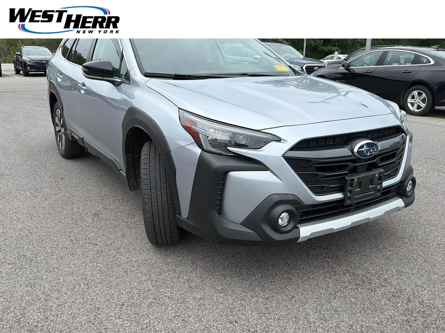 Used 2025 Ice Silver Metallic Subaru Limited image 1