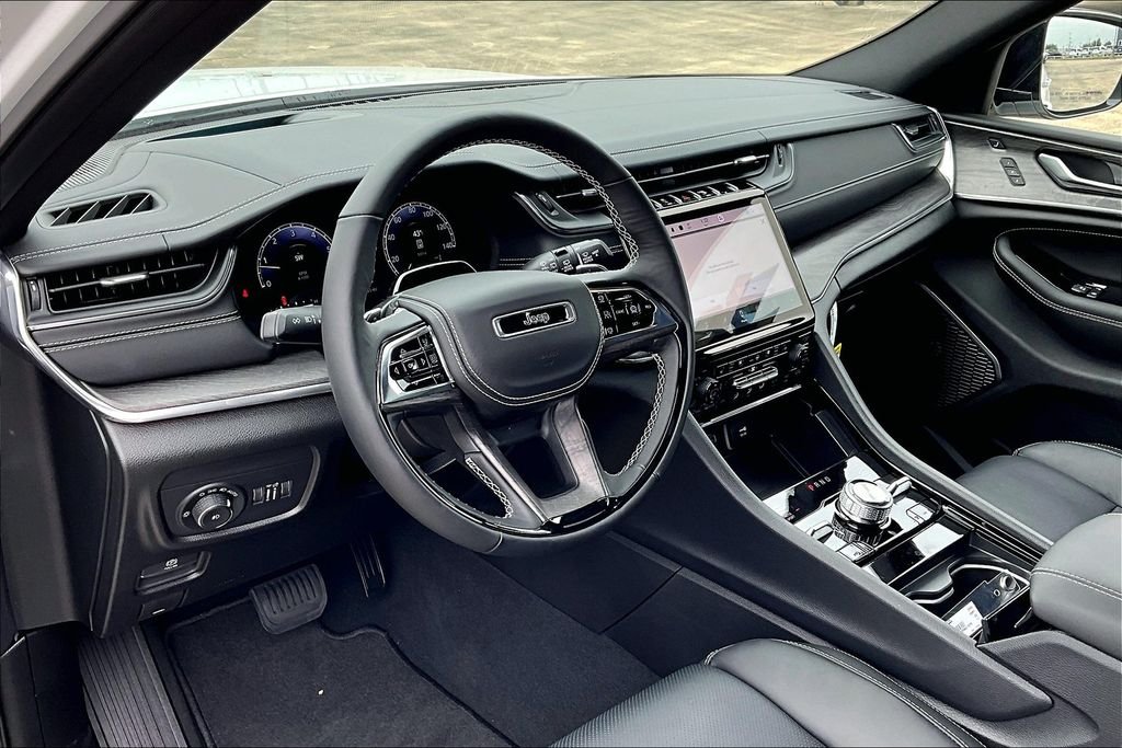 New 2025 Jeep Grand Cherokee L Overland 4D Sport Utility