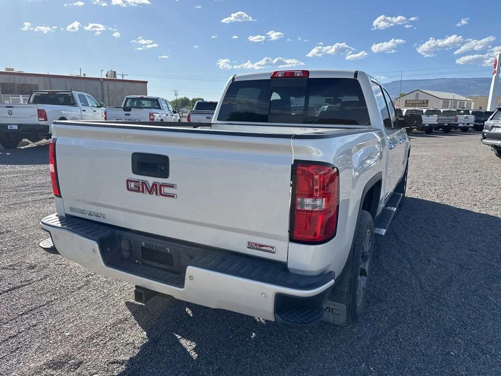 Used 2015 White Diamond Tricoat GMC SLT image 7