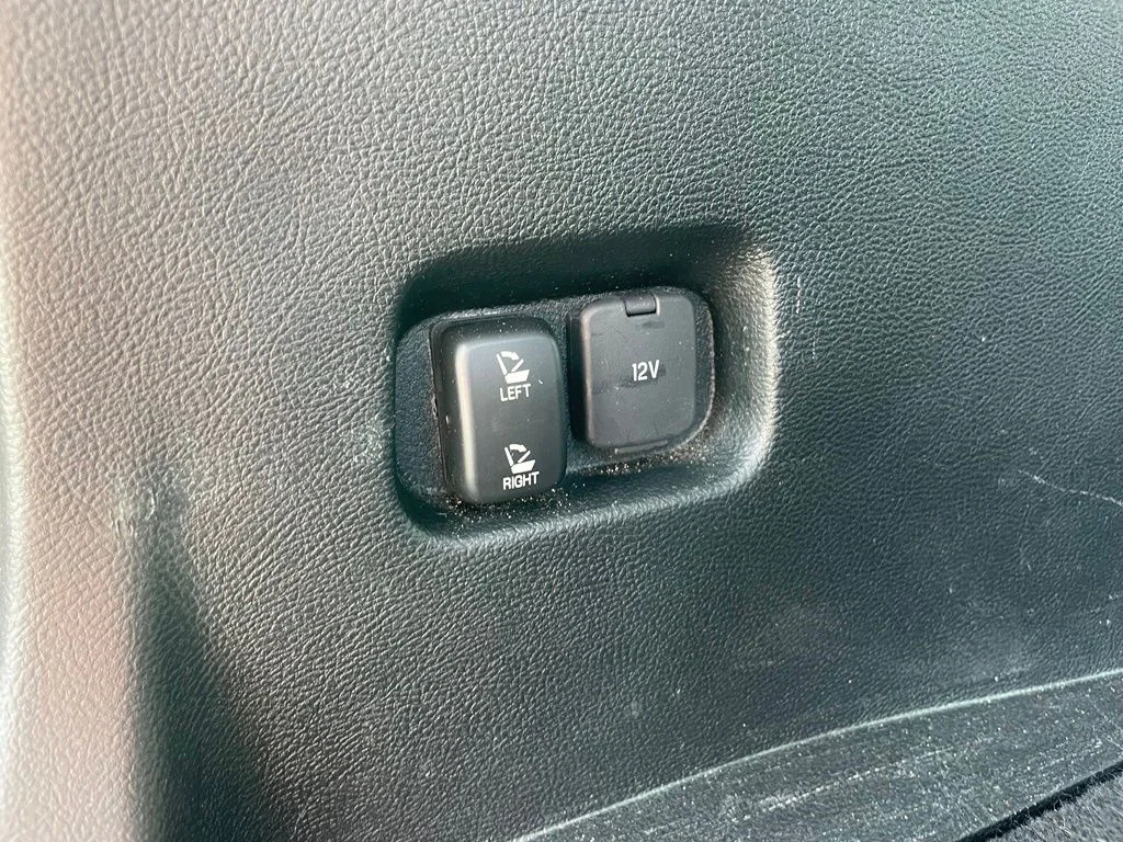 Used 2021 Black Metallic Ford Titanium image 32