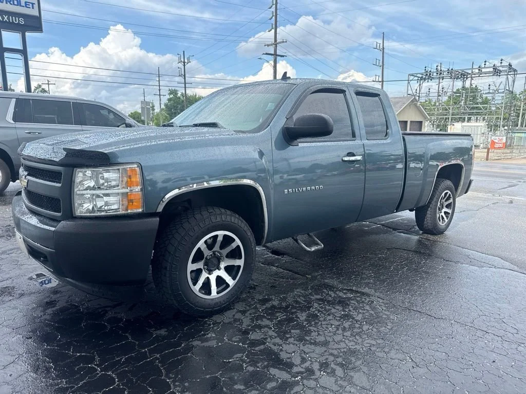 Used 2007 Blue Granite Metallic Chevrolet Work Truck image 3