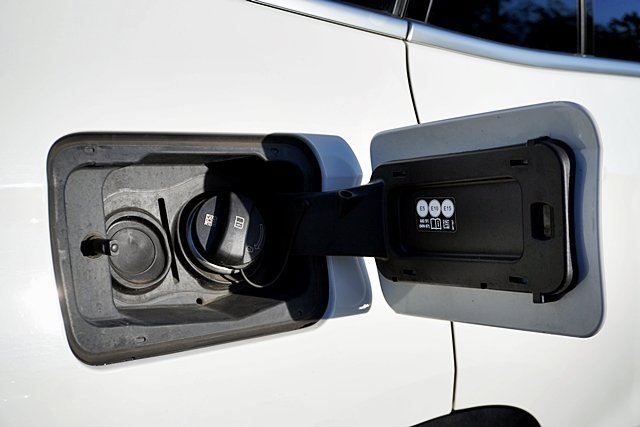 Used 2025 White BMW xDrive50e image 12