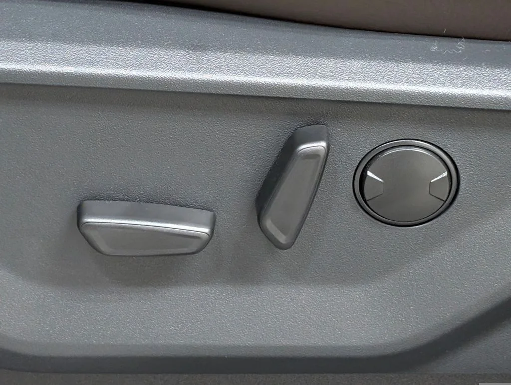 New 2027 Star White Metallic Tri-Coat Ford King Ranch® image 14