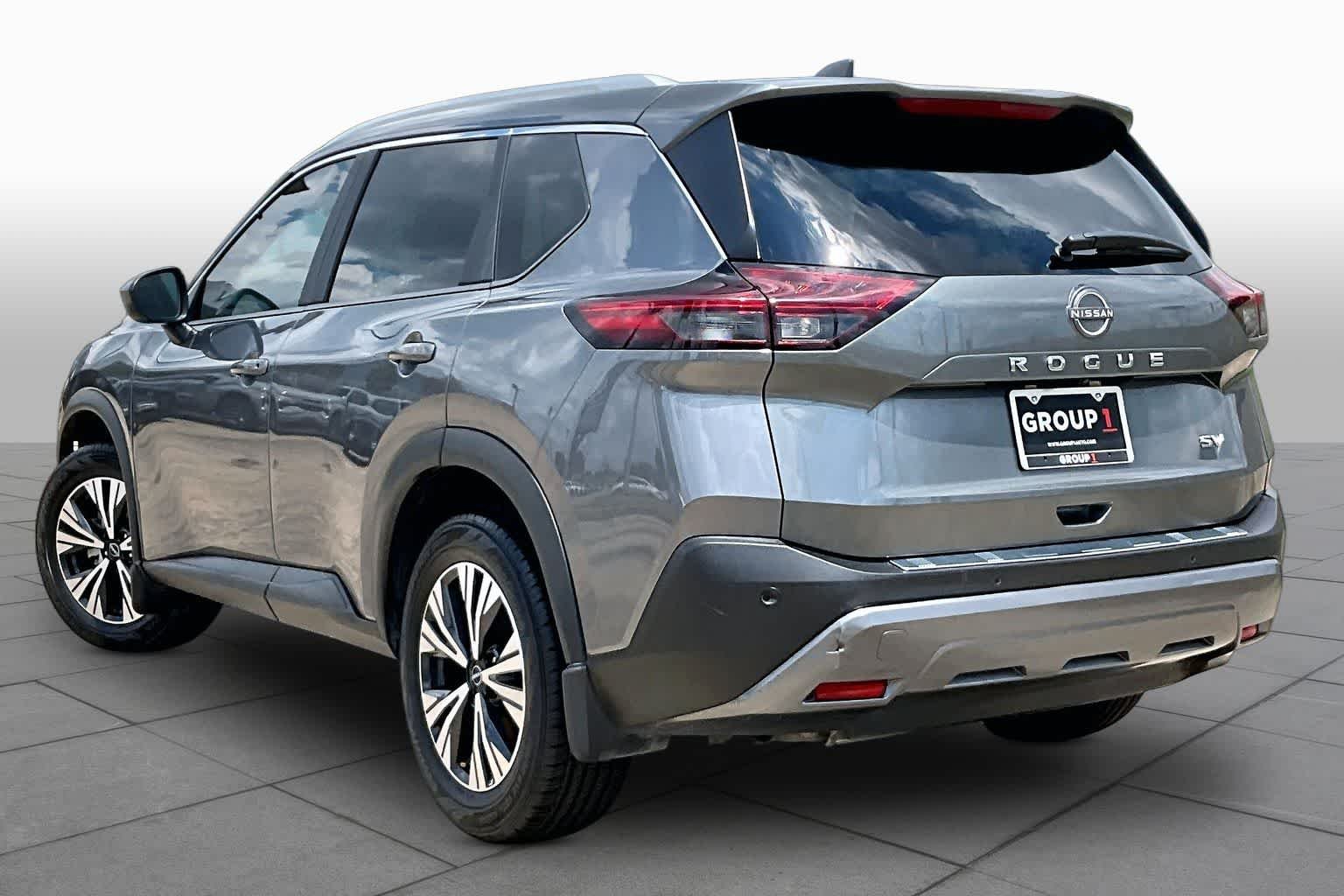 Certified Used 2023 Gun Metallic Nissan SV image 11