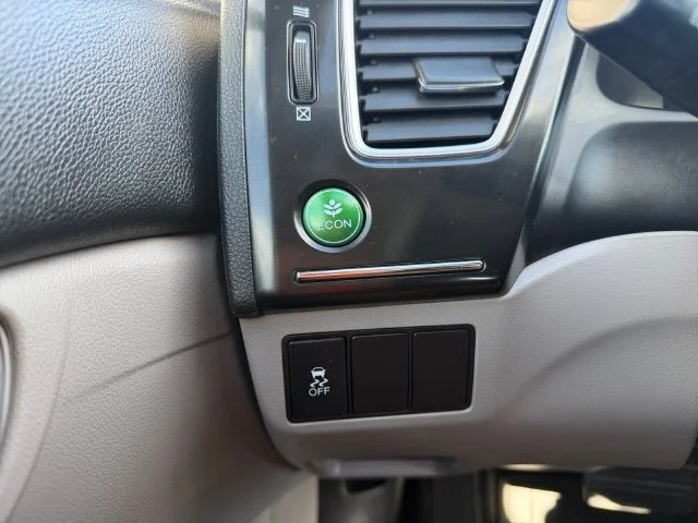 Used 2013 Black Honda LX image 17