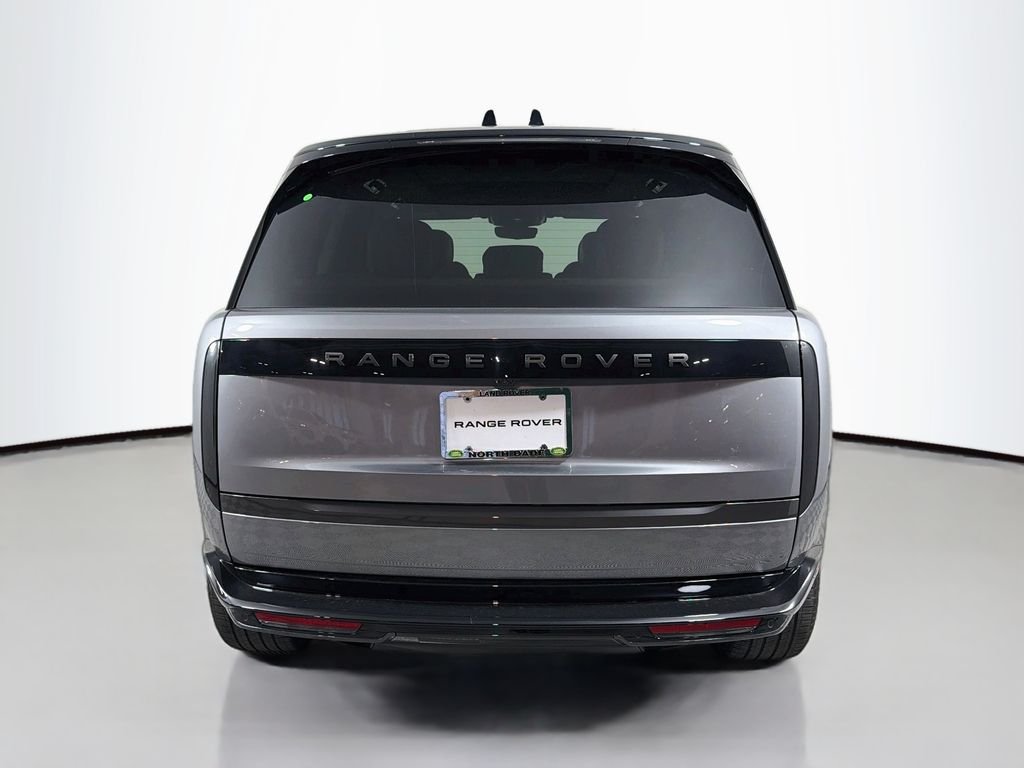 New 2026 Eiger Grey Land Rover SE image 6