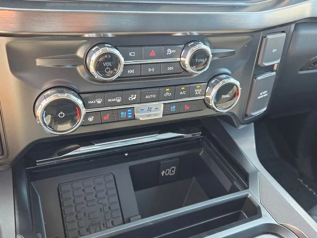 New 2027 Glacier Gray Metallic Tri-Coat Ford Lariat image 22