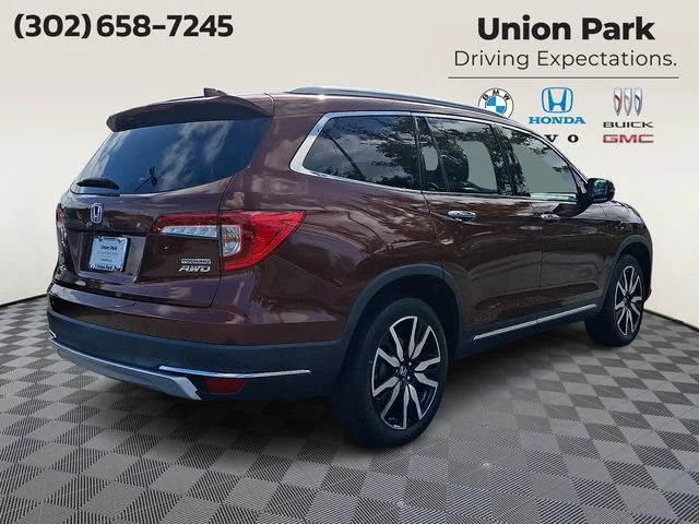 Used 2019 Deep Scarlet Pearl Honda Touring image 4