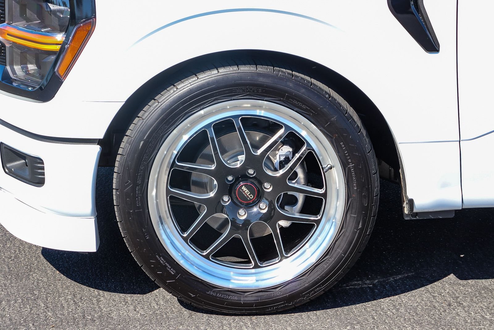 Certified Used 2025 Oxford White Ford XL image 9