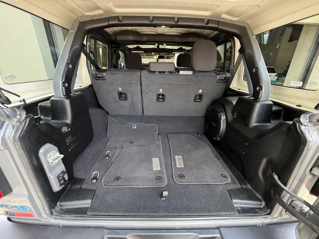 Used 2023 Gray Jeep Rubicon 4xe image 19