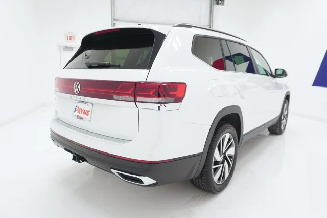 New 2026 Opal White Pearl Volkswagen 2.0T SE w/Technology image 5