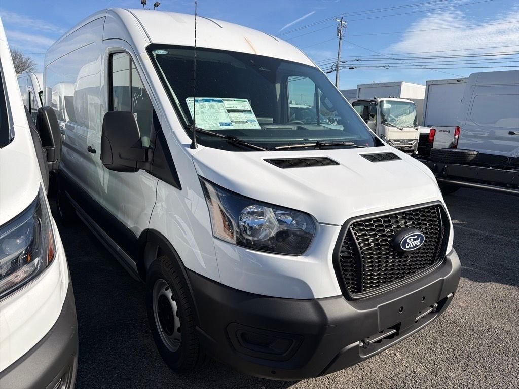 New 2026 Oxford White Ford Cargo Van image 3