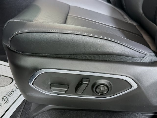 New 2026 High Gloss Black Exterior Paint Jeep Limited image 19