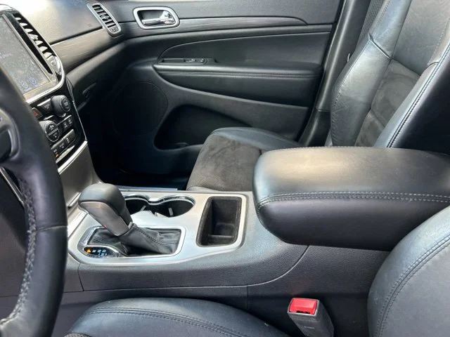 Used 2019 Bright White Clearcoat Jeep Altitude image 32