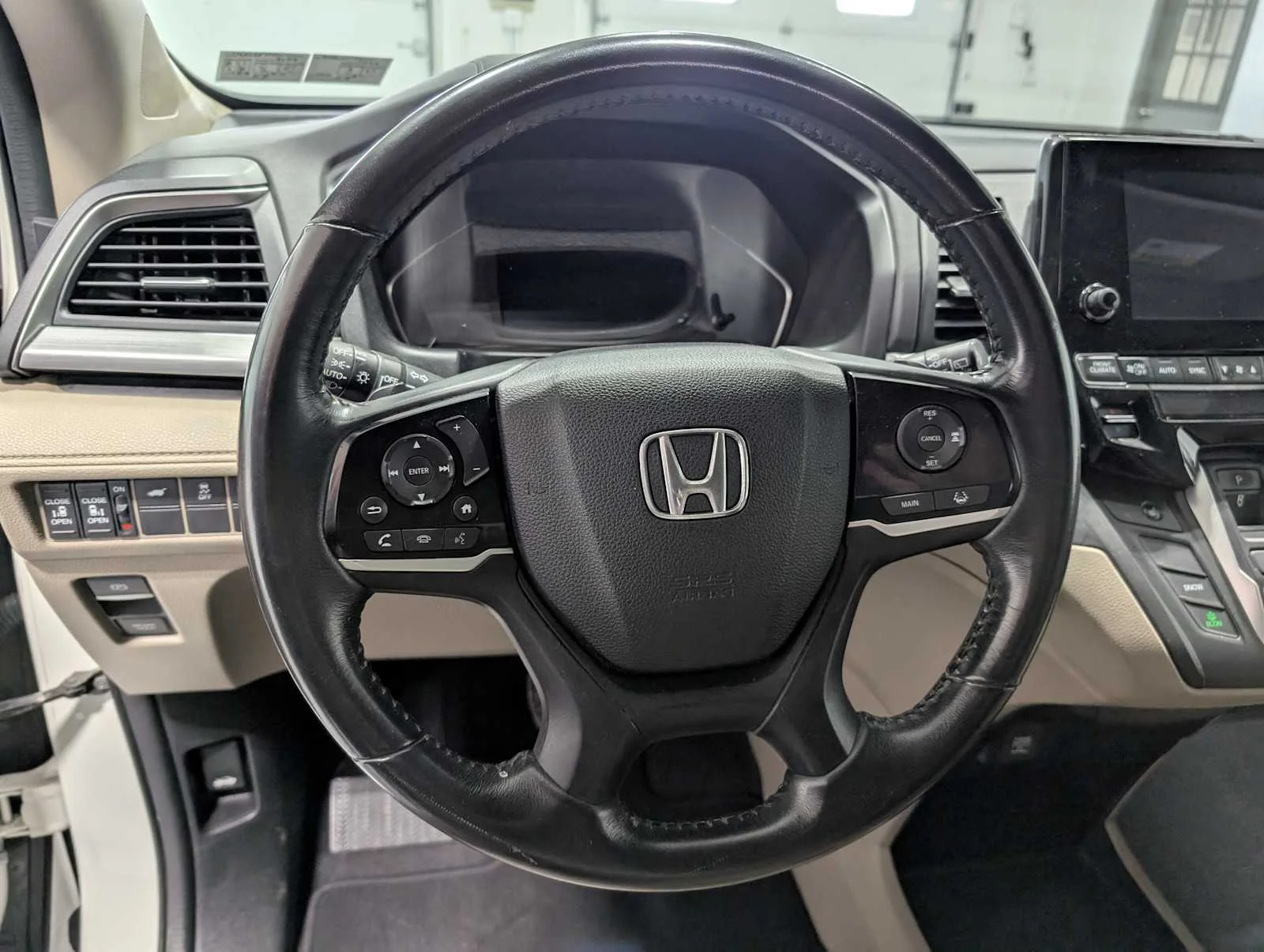 Used 2019 White Diamond Pearl Honda EX-L image 38
