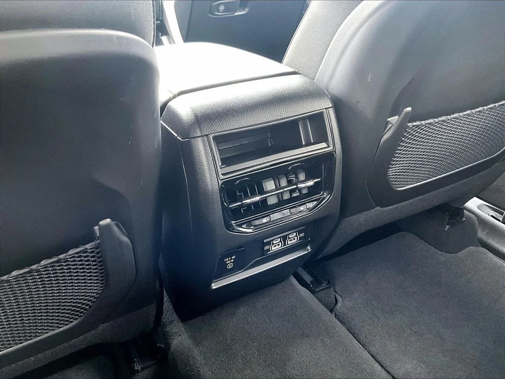 Used 2023 Black Jeep Altitude X image 34