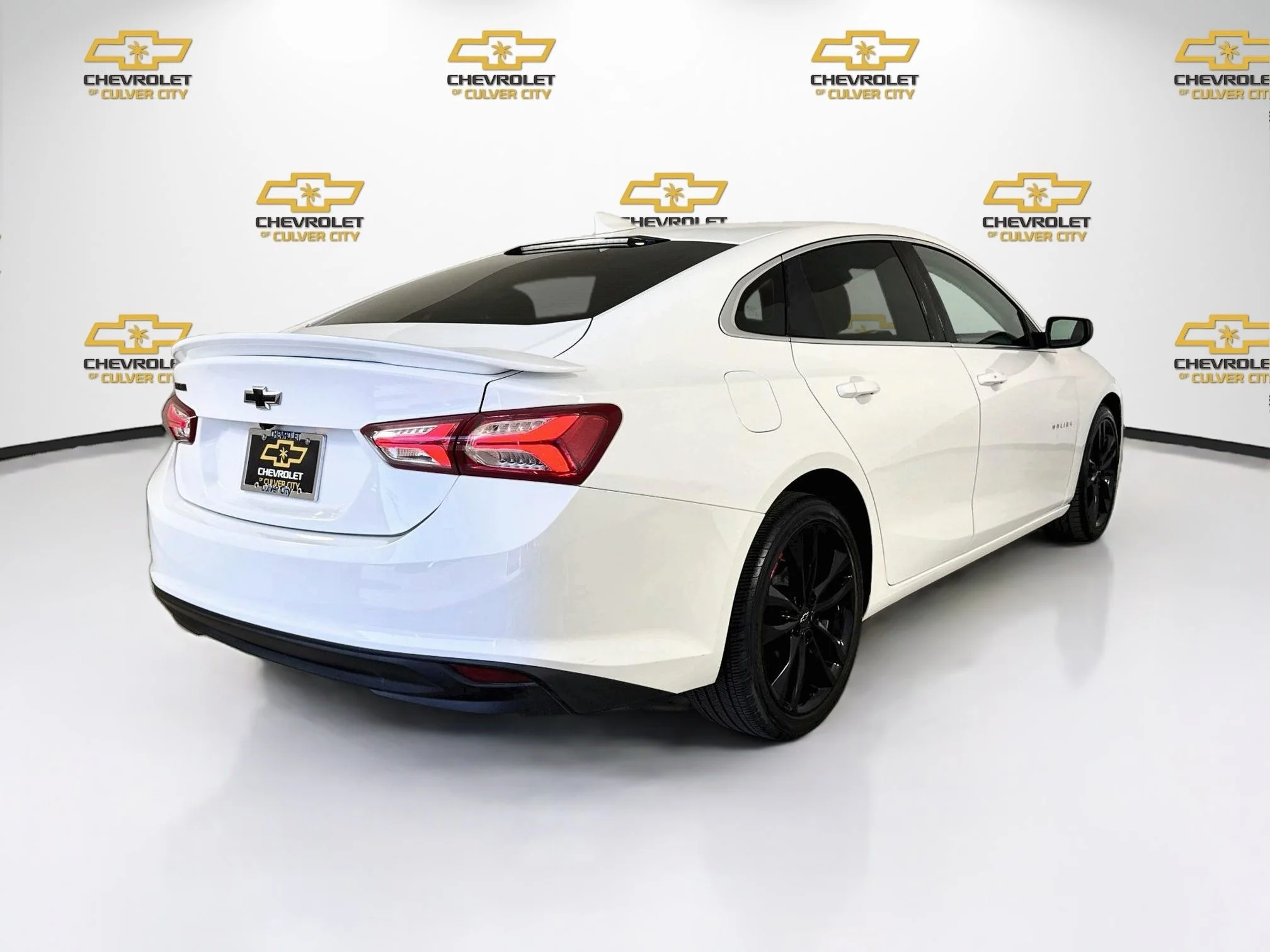 Used 2021 SUMMIT WHITE Chevrolet LT image 8