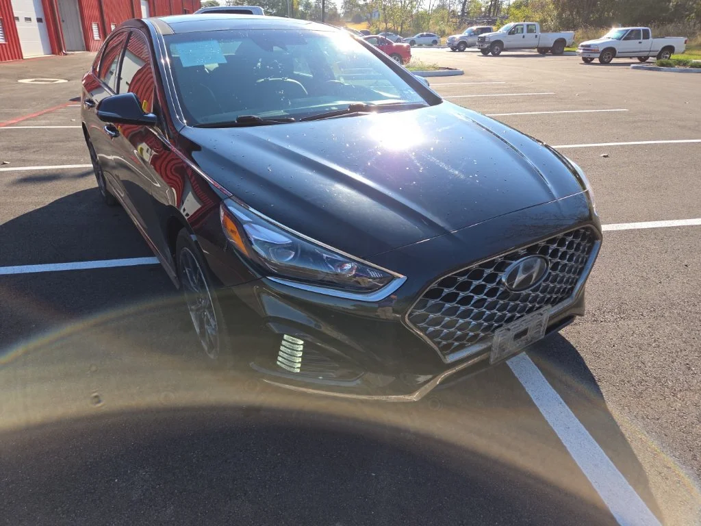 Used 2019 Black Hyundai Limited image 1