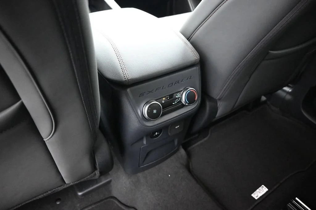 New 2027 Carbonized Gray Metallic Ford Active image 21