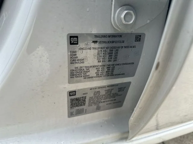Used 2023 White GMC Elevation image 37