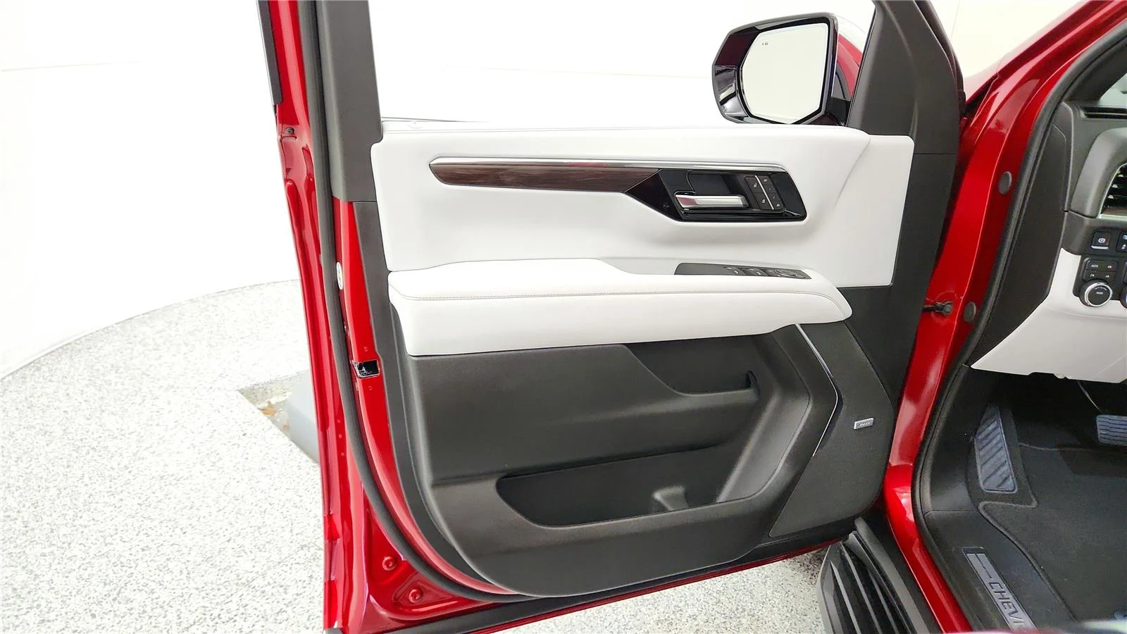 2026 Chevrolet Suburban Premier - Photo 33