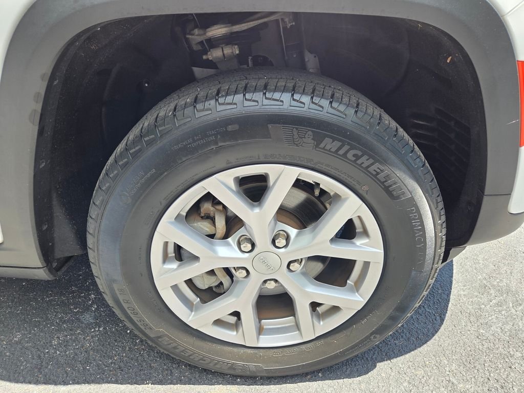 Used 2022 White Jeep Limited image 21