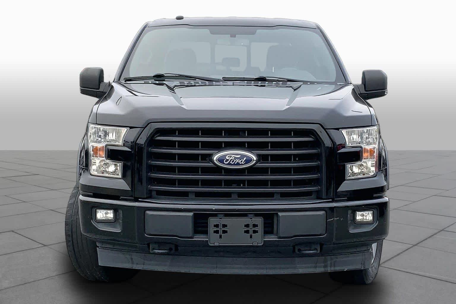 Used 2017 Shadow Black Ford XLT image 4