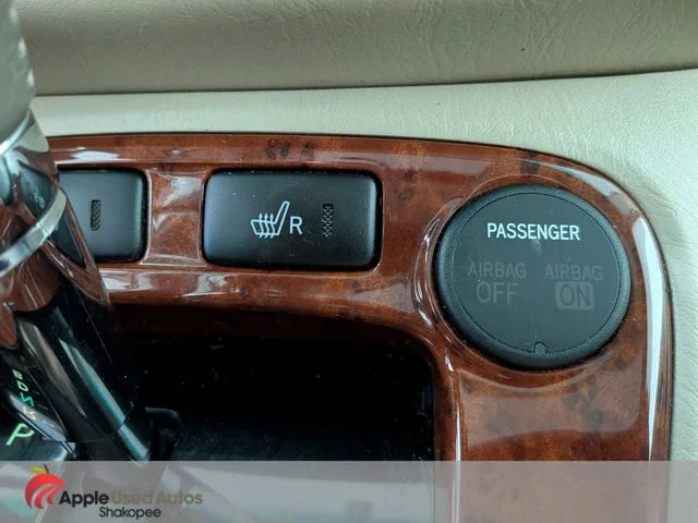 Used 2006 Gold Toyota Limited image 22