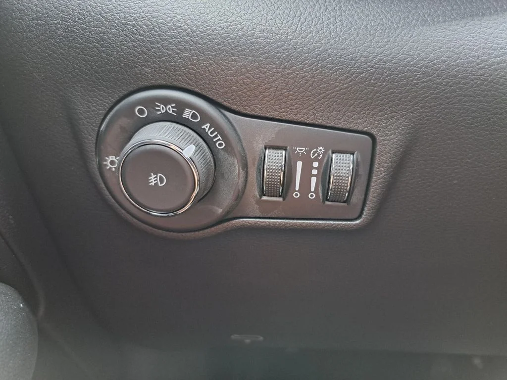 New 2026 Silver Jeep Latitude image 16