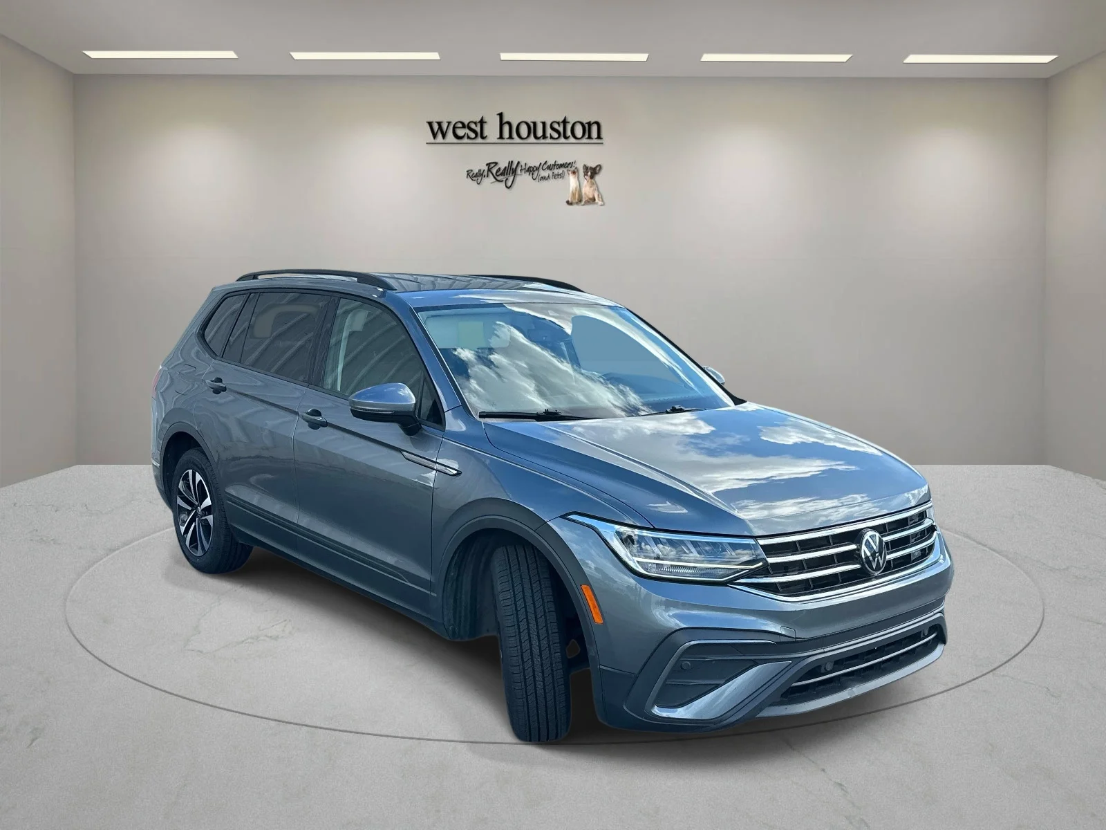 Used 2024 Gray Volkswagen S image 3