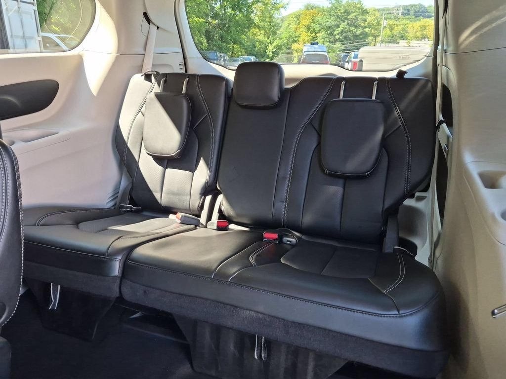 Used 2023 White Chrysler Touring L image 29