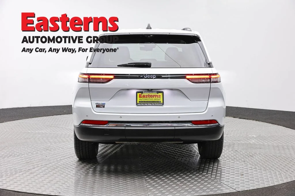 Used 2022 White Jeep 4xe image 6