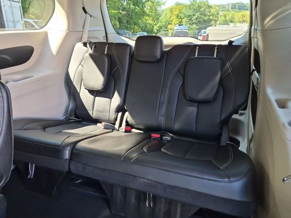 Used 2023 White Chrysler Touring L image 29