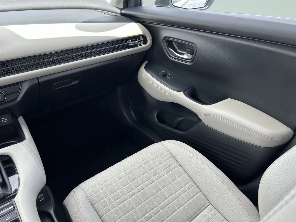 Used 2025 White Honda LX image 20
