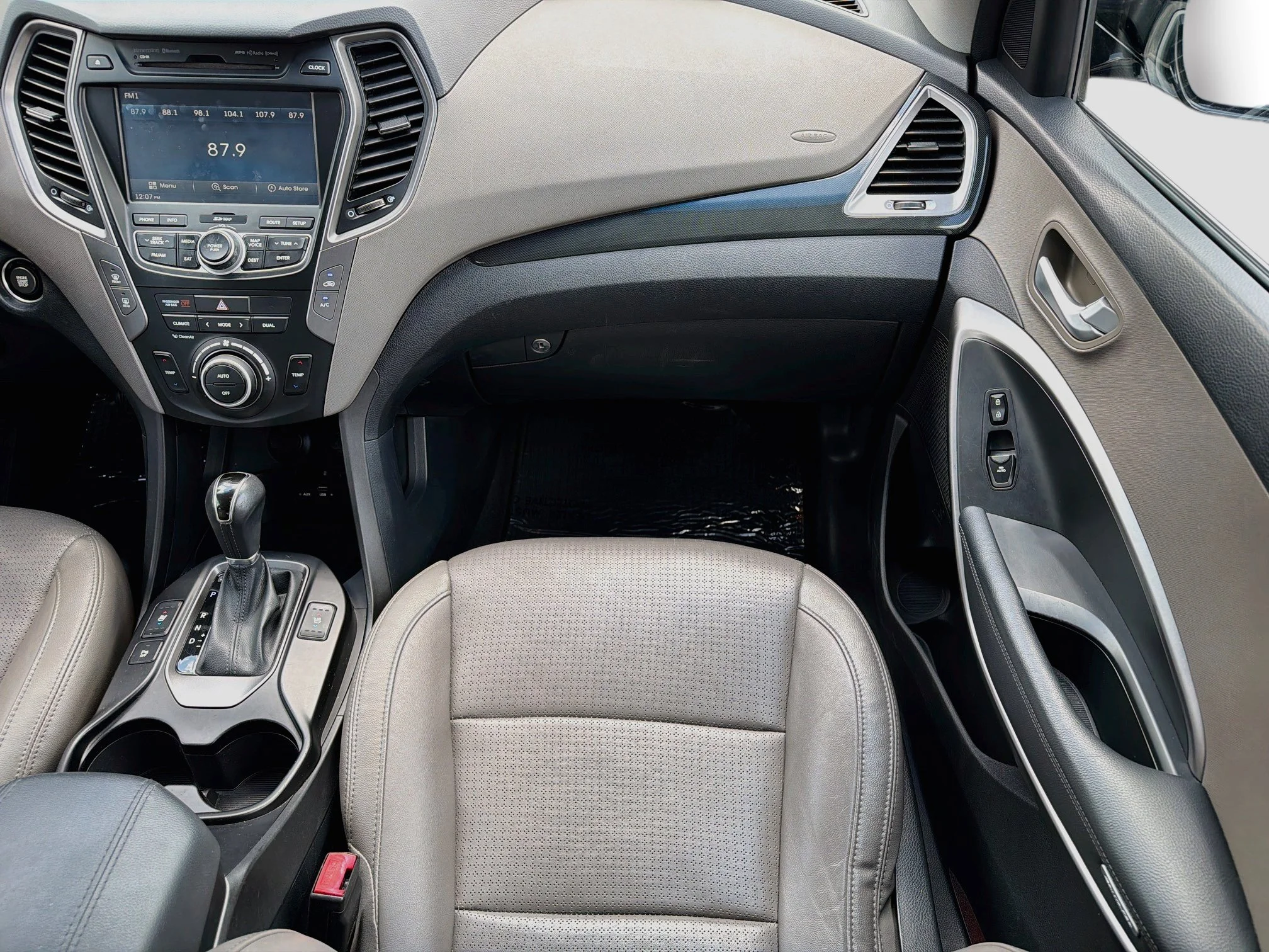 Used 2015 Marlin Blue Hyundai Premium Technology image 17
